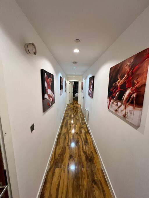 Spacious 2 Bedroom Flat Stunning Waterside View Manchester Esterno foto